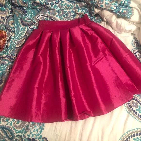 Dresses & Skirts - Fuchsia Pink Taffeta Pleated Midi Skirt - NWOT